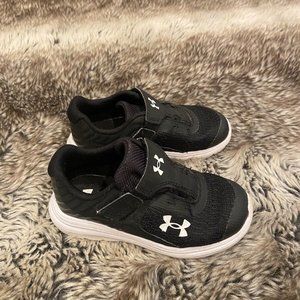 Children's Black Under Armour Outhustle Shoes size 9K